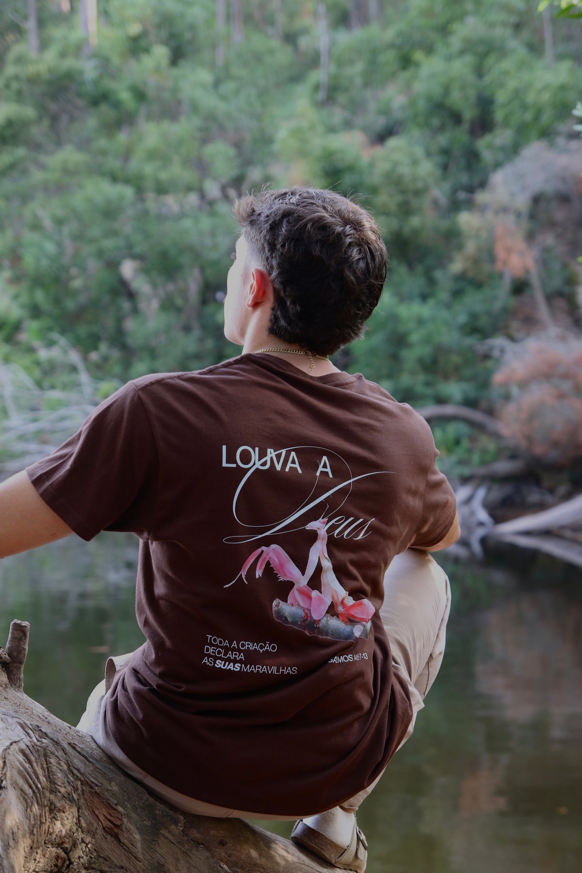 TEE "LOUVA A DEUS" COCOA