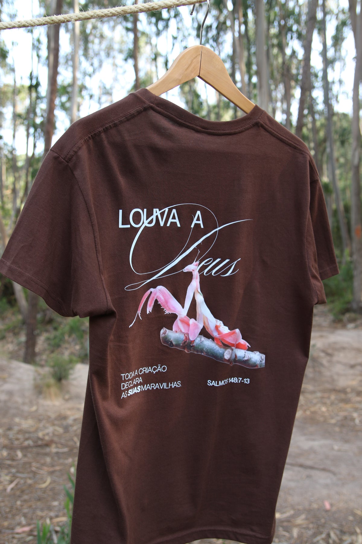 TEE "LOUVA A DEUS" COCOA