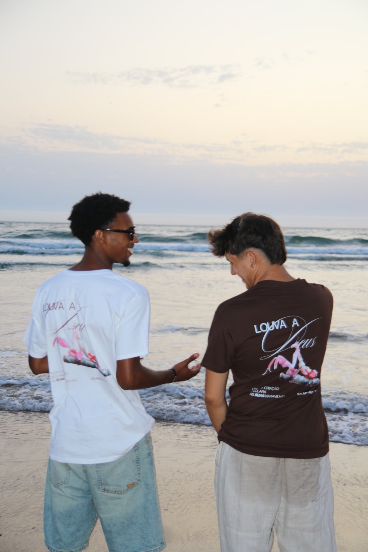 TEE "LOUVA A DEUS" COCOA