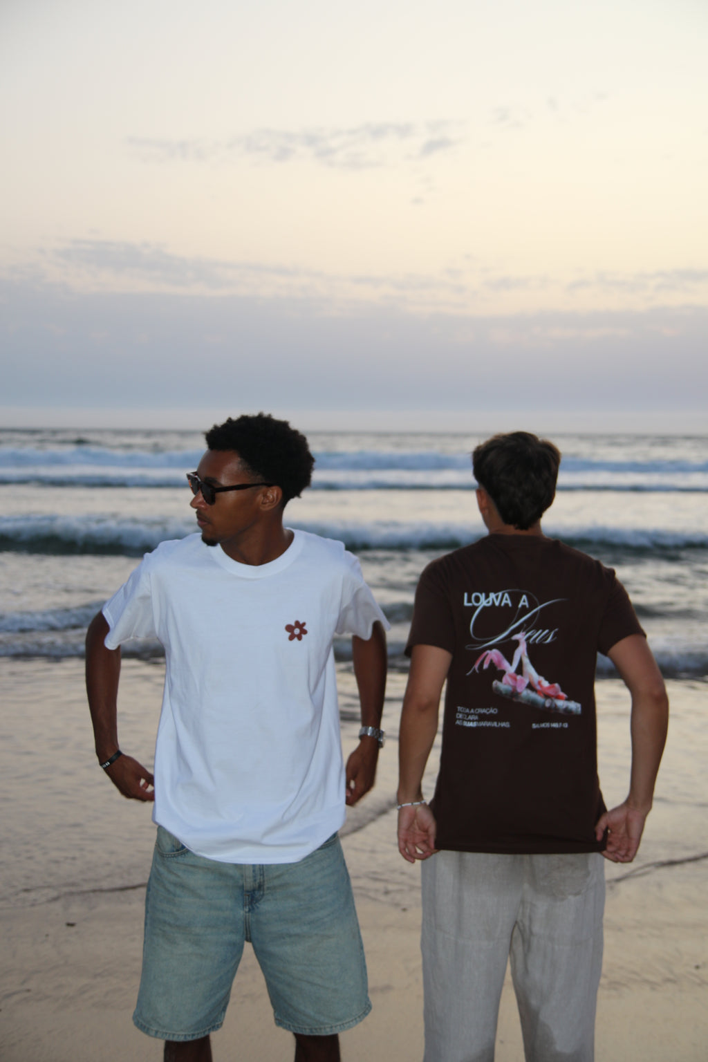 TEE "LOUVA A DEUS" COCOA