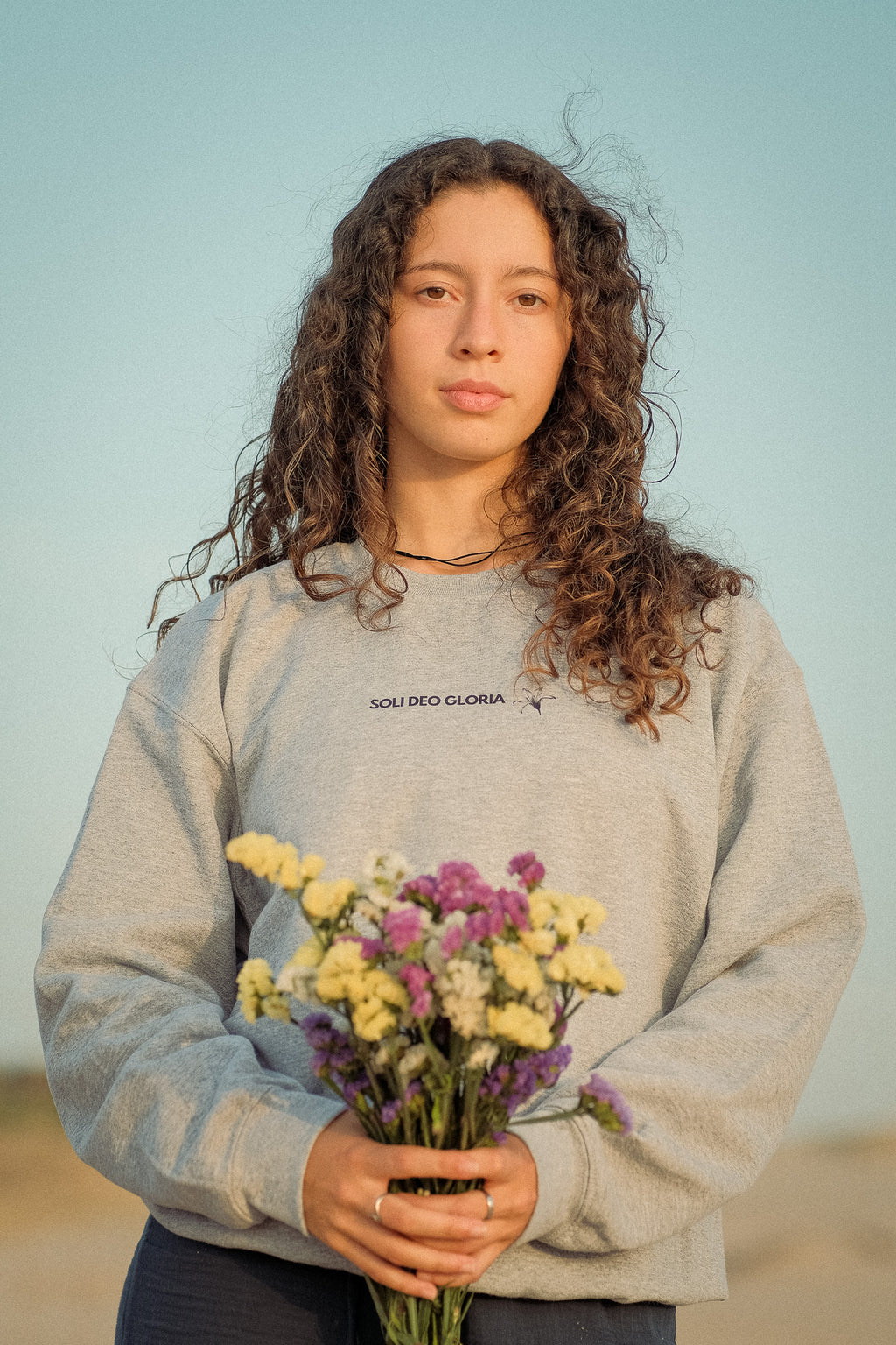 CREWNECK "COM AMOR" RAINY CLOUD