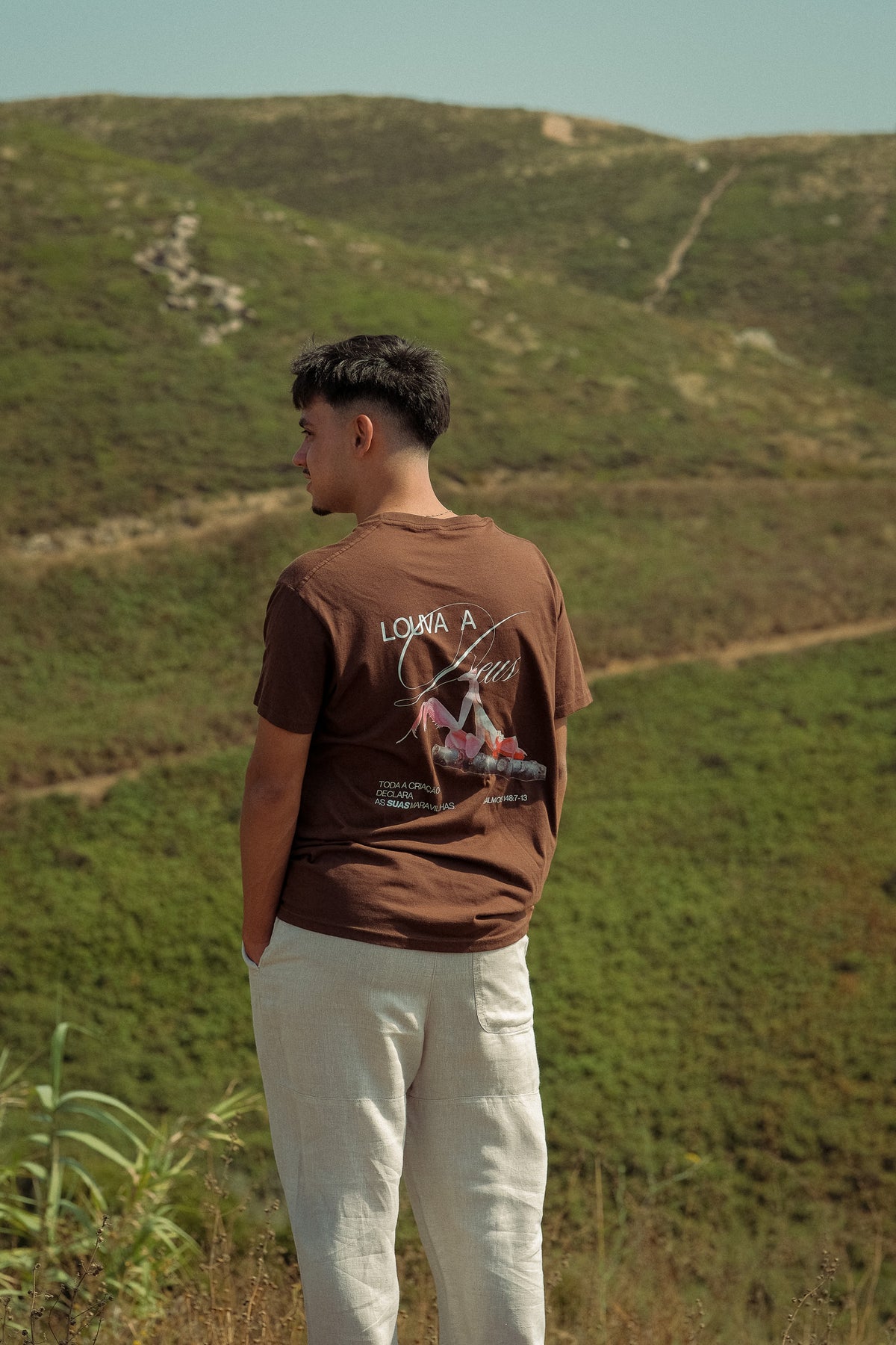 TEE "LOUVA A DEUS" COCOA
